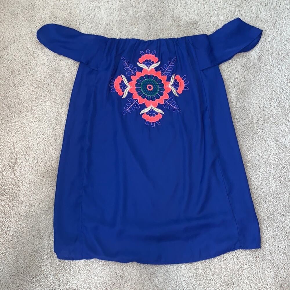 West 36th Off Shoulder Embroidered Mini Dress Sz M